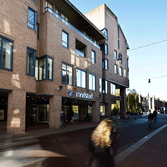 Op zoek naar een bijbaan? Vacatures in Den Bosch. Op zoek naar vacatures in Den Bosch? Kies uit maar liefst vacatures en solliciteer naar een baan die echt bij je past. Door onze vacatures te filteren vind je snel en gemakkelijk de juiste vacature in Den Bosch. Upload je CV en motivatiebrief en hopelijk ben jij de volgende die via Jobbird wordt aangenomen!